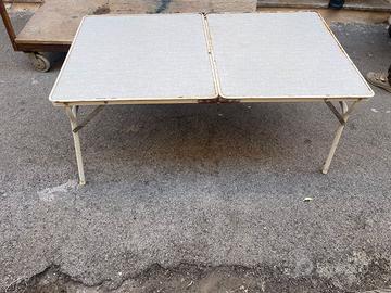 Tavolo pieghevole regolabile da campeggio