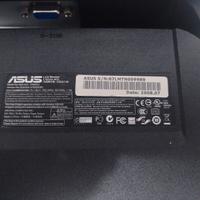 nr. 2 monitor 20 e 22 pollici Asus
