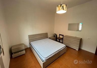 Bella camera in Bolognina