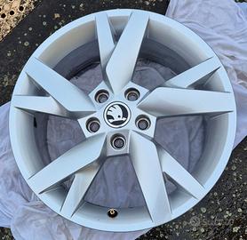 4 cerchi lega Skoda 17" in perfette condizioni