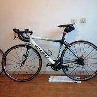 bici in carbonio da corsa