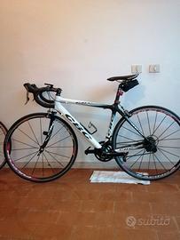 bici in carbonio da corsa