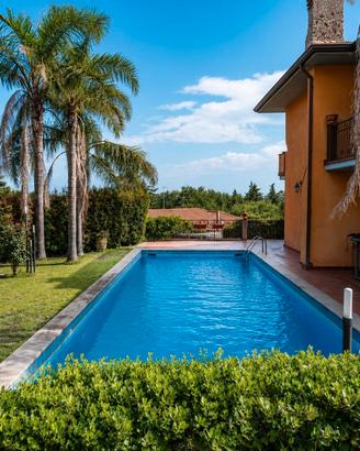 Immobiliare group srls.villa trecastagni piscina