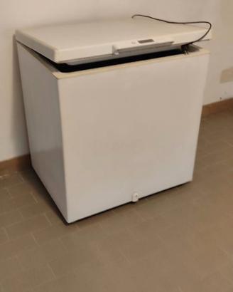 Freezer a pozzetto