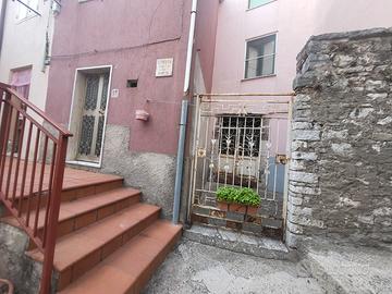 Accogliente casa su due livelli SASSINORO (BN)