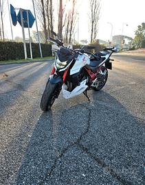 Honda hornet 750