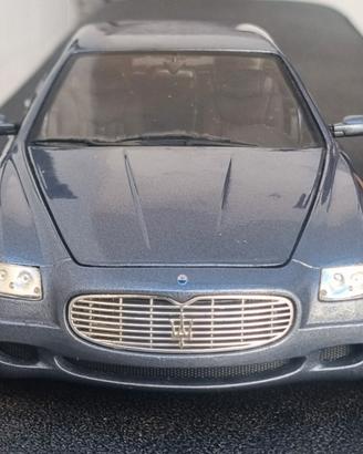 Modellini auto Maserati Quattroporte  2004 Hoor