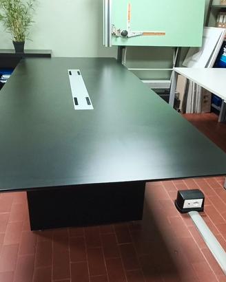 Elegante Tavolo Riunioni / Scrivania Direzionale