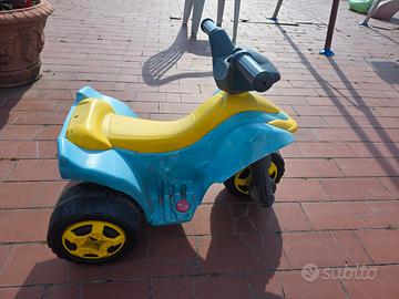 Mini quad a batteria con caricatore 