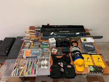 Attrezzatura pesca spinning mulinelli canne esche