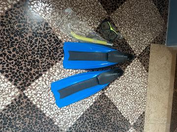 Pinne occhiali e boccaglio Free Shark