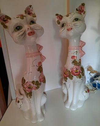 Gatti in ceramica
