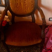 Poltrone , divanetto  in vlelluto e tavolino legno