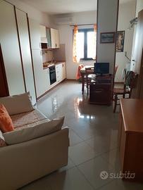 Arcofelice centralissimo 2vani arredato p.auto+mot