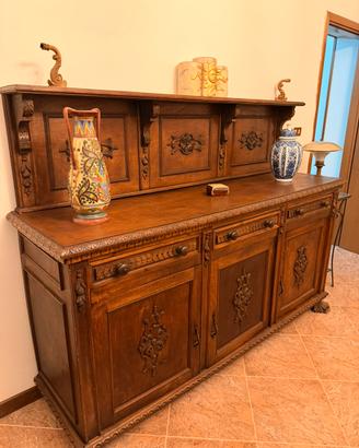 Credenza antica in legno intagliato con alzata