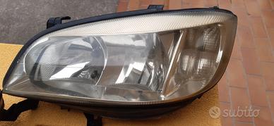 Fari anteriori opel zafira A