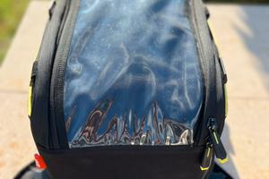 Borsa serbatoio magnetica Givi EA130B 20-26 lt