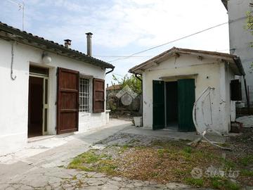 CASA SEMINDIPENDENTE A FORLÌ