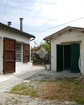 CASA SEMINDIPENDENTE A FORLÌ