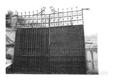 cancello per villa residenziale