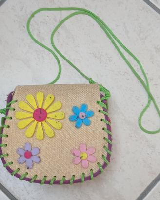 Borsetta artigianale con fiori colorati