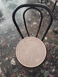 Sedie tipo “parigina”