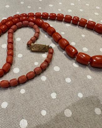 Collana di corallo rosso naturale con chiusura in