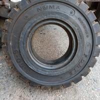 gomme muletto nuove 