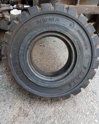gomme muletto nuove 