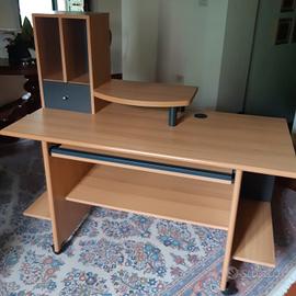 scrivania porta computer