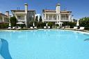 5-7-19-7-trilocale-piano-terra-fronte-piscina