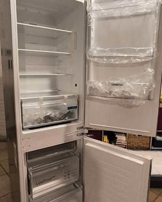 Frigorifero Siemens da incasso 267litri 177x56x55