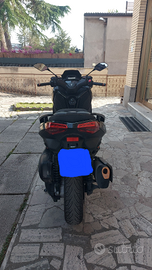 X max 300 tech max 2024