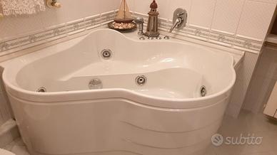 Vasca idromassaggio ad angolo  Ideal standard