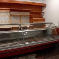 Vendita attrezzature negozio alimentari