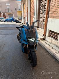 BMW C400X