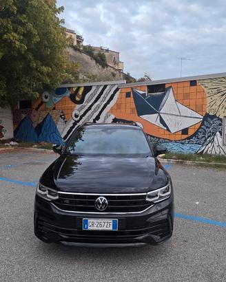Volkswagen Tiguan 2.0 TDI R-LINE BLACK L
