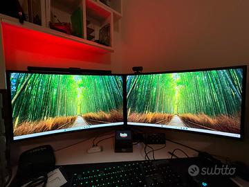 2 monitor Samsung 27” con staffa da scrivania