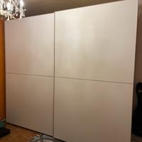 Armadio con ante scorrevoli