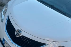 Lancia Y
