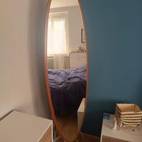 specchio da terra mobile in ciliegio 