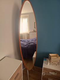 specchio da terra mobile in ciliegio 