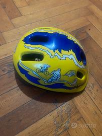 Casco bici e monopattino