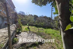 VILLA INDIPENDENTE CON CIRCA 2000 MQ DI GIARDINO