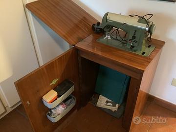 Macchina da cucire d’ epoca