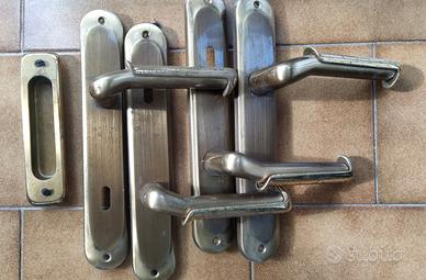 MANIGLIA PER INTERNI