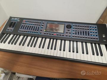 Tastiera Ketron Event 61 in garanzia con valigia
