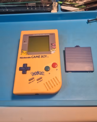 Console portatile Nintendo Game Boy tema Pokemon 