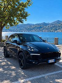 PORSCHE CAYENNE 3.0 DIESEL PLATINUM EDITION – 250