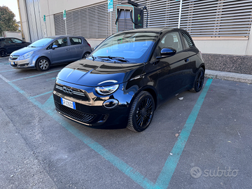 500e 42kw - SUBENTRO LEASING - 12 rate 265 euro